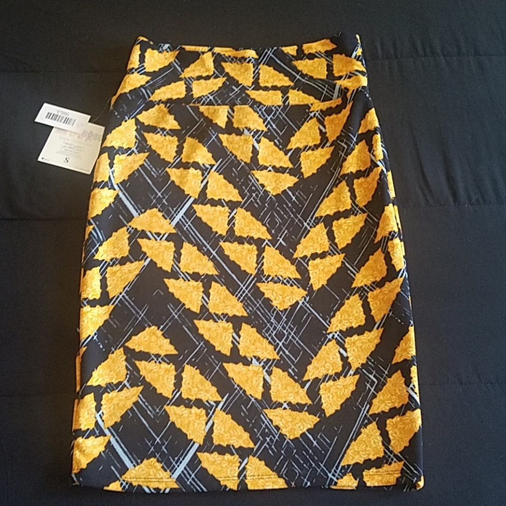 NWT Lularoe Cassie Skirt
